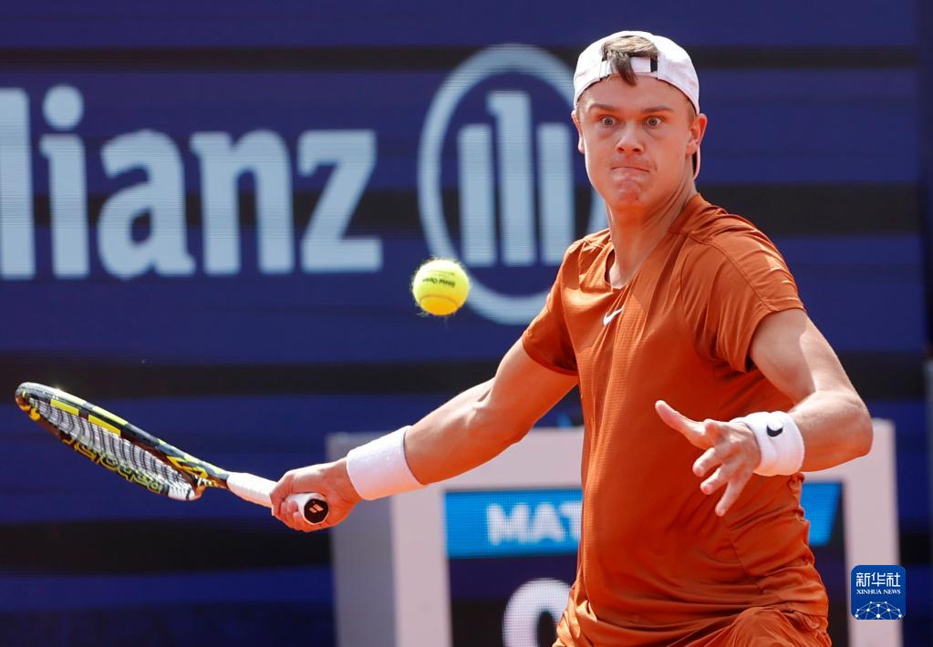 王朝崩塌的 王朝崩塌的